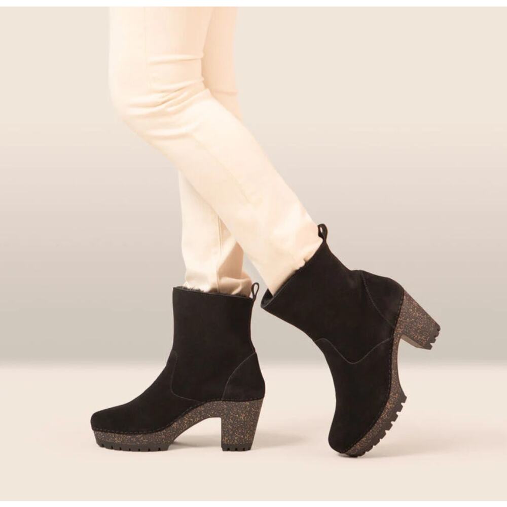 EU 40 US 9- 9.5 Aetrex Scarlett Heeled Black Boot Suede Shearling Lined Winter
